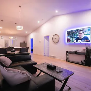 https://5-beds-on-the-rapids-5-mins-to-the-falls.niagara-fallshotels.com