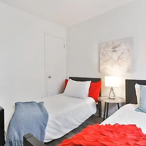 Free Parking - 2 Bedrooms - Full - In Beautiful Lachine - Near Water - 15 Minute Drive To Downtown Apartment