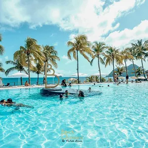 Vue Avec Piscine Le Diamant